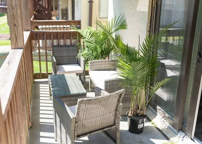 North Ocean Newly Remodeled Apartment *