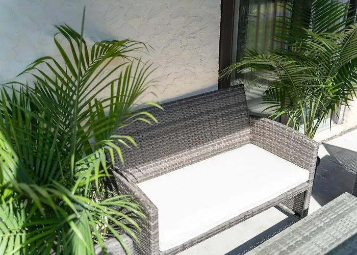 North Ocean Newly Remodeled Apartment