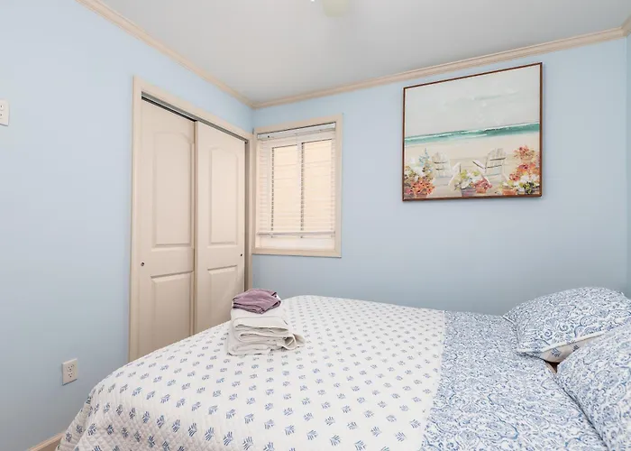 North Ocean Newly Remodeled Apartment *